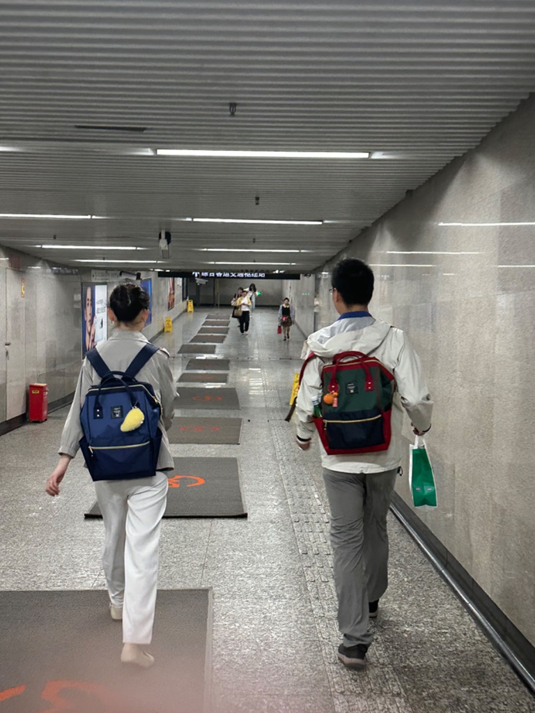 一路同行，可爱的对包。